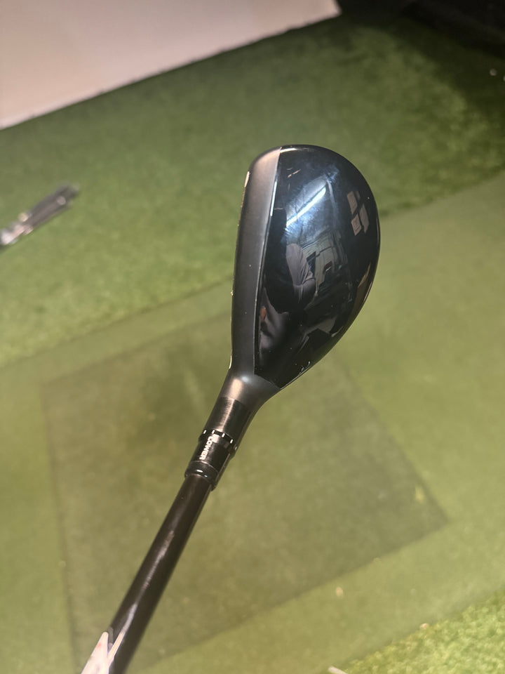 Demo TaylorMade Qi10 Tour Rescue- Right Hand- 4-22 Degree-HZRDUS Red 5.5 Regular Flex